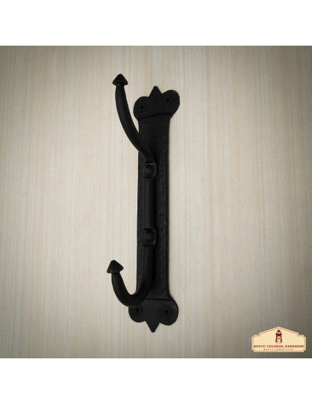 Rustic wrought iron wall coat rack, 1...