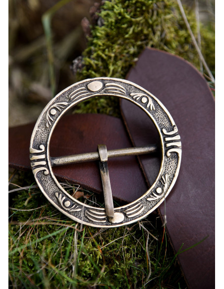 Round medieval belt buckle (9.5 cm.)