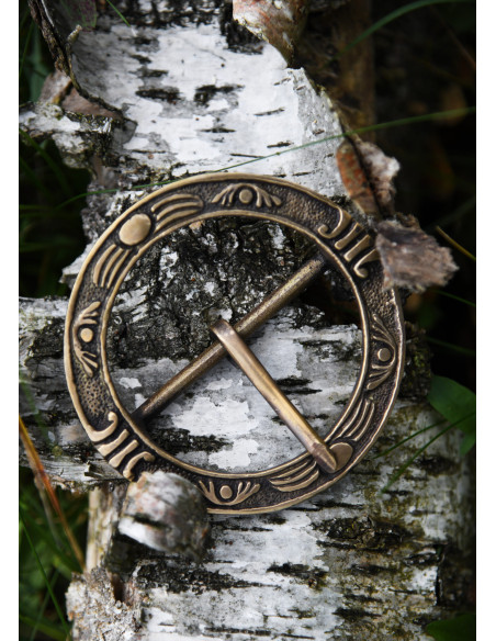 Round medieval belt buckle (9.5 cm.)