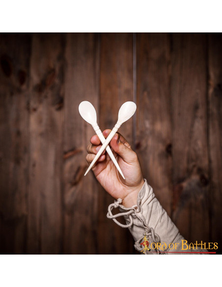 Set of 2 Roman bone spoons (15.74 cm.)