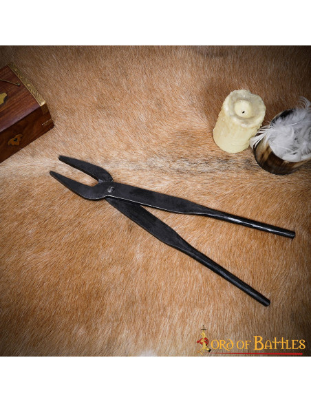 medieval smith's tongs