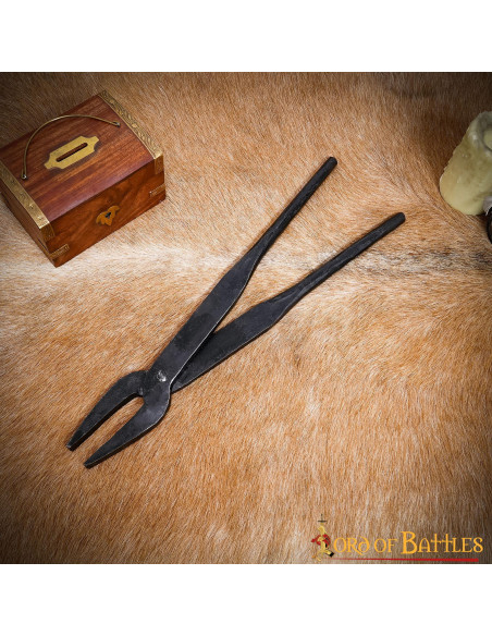 medieval smith's tongs
