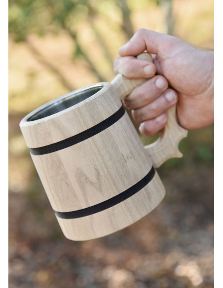 Medieval beer mug in oak wood (17x14...