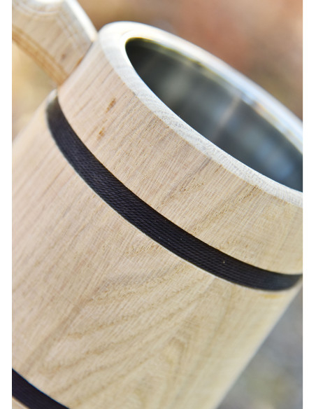 Medieval beer mug in oak wood (17x14...