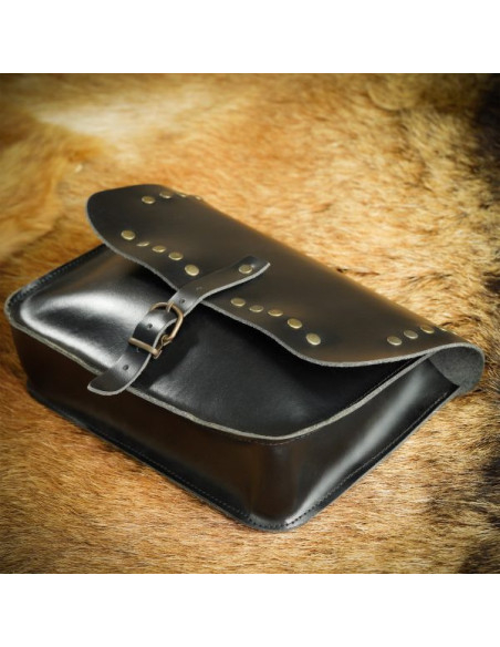 Square medieval bag with flats