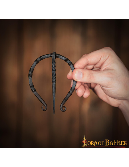 Fibula-clasp for cloak in hand-forged...