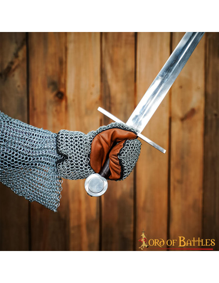 Medieval mitts with chain mail