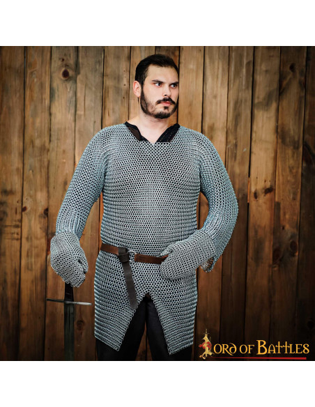 Medieval mitts with chain mail