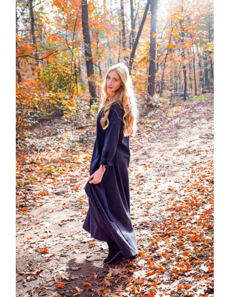 Medieval dress woman long black Medieval dress woman long black