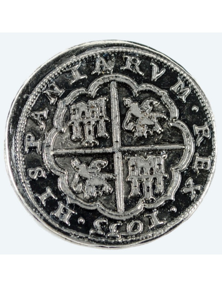 Silver 8 reales coin, 3.5 cm.