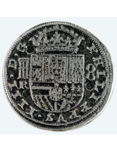 Silver 8 reales coin, 3.5 cm.