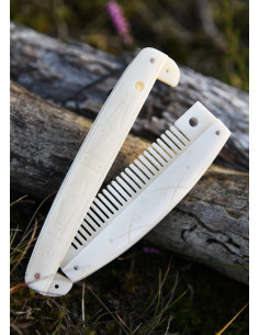 Medieval bone comb (12 cm.) 2