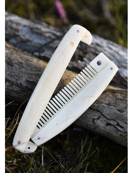 Medieval bone comb (12 cm.)