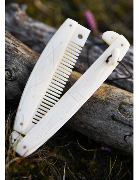 Medieval bone comb (12 cm.)