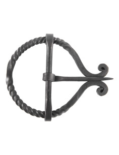Medieval belt buckle in wrought iron (9x7.5 cm.)