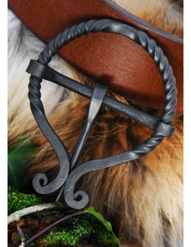 Medieval belt buckle in wrought iron 9x7.5 cm. Tienda Medieval Medieval Shop
