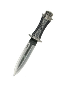 Dagger with scabbard engraved eagle