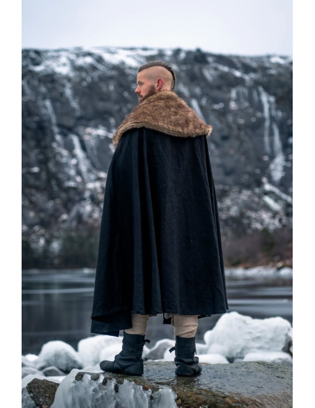 Viking cloak model Janne, black