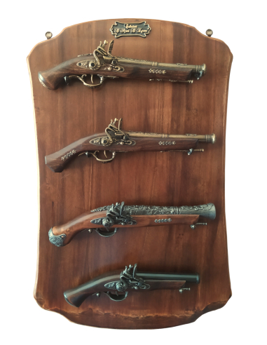 Wooden panoply with 4 antique pistols