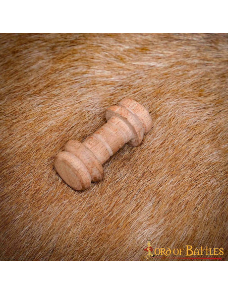 Small spool for threads (4.7 cm.)