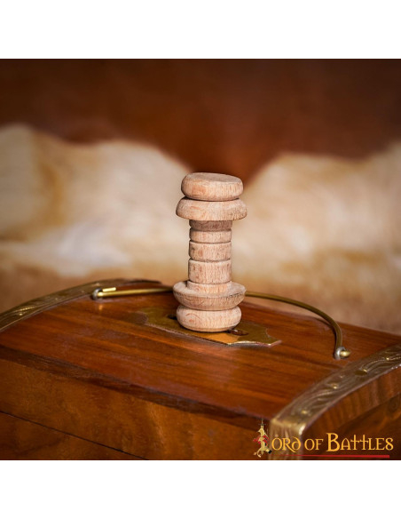 Small spool for threads (4.7 cm.)