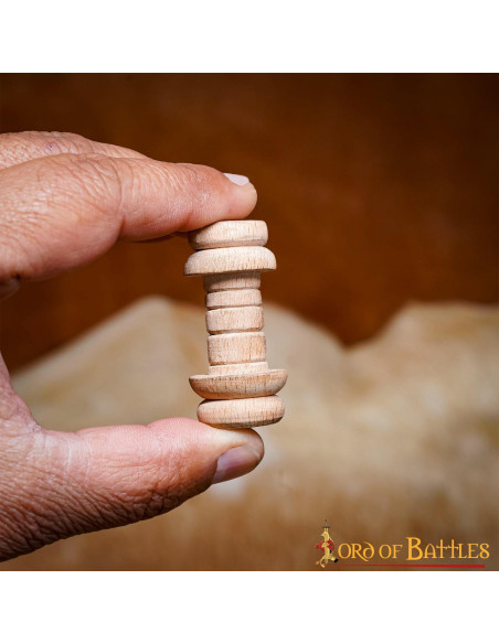 Small spool for threads (4.7 cm.)