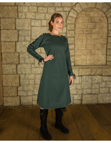 Medieval interior tunic model Sunna, green