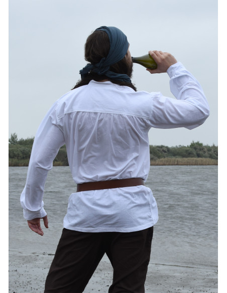 Ludwig model white pirate shirt