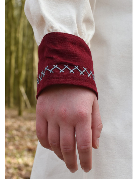 Jona woman Viking dress natural...