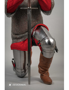 Medieval leg armor, 14th century 2