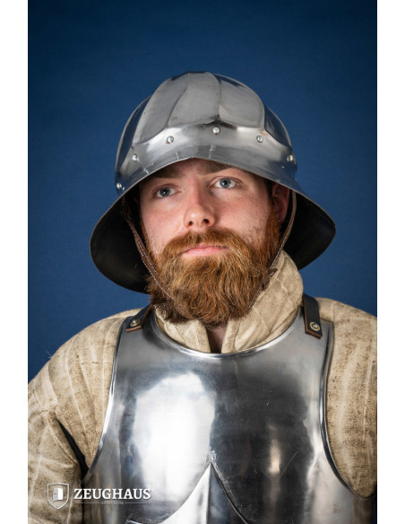 Burgundy Kettle Helmet, polished... Burgundy Kettle Helmet, polished...