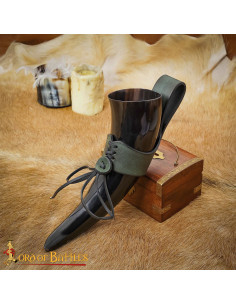 Medieval leather baldric for horns, green 2