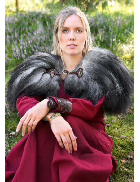 Closure of medieval leather cape...