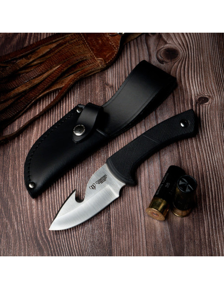 Skinning knife with rubber handle...