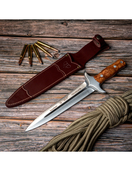 Finishing hunting knife, olive handle