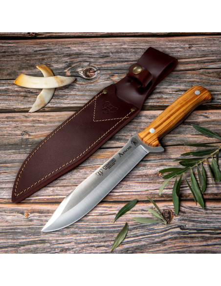 Cudeman hunting knife, olive wood handle