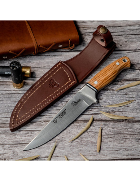 Olive handle hunting knife, blade 15...