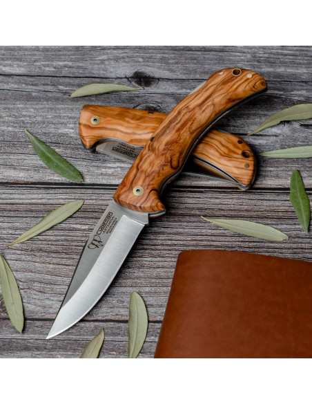 Olive handle hunting knife, blade 9.5...