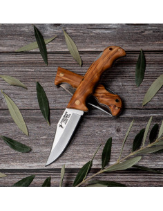 Olive handle hunting knife, blade 8 cms.