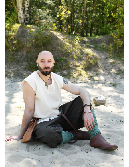 Medieval sleeveless tunic model... Medieval sleeveless tunic model...