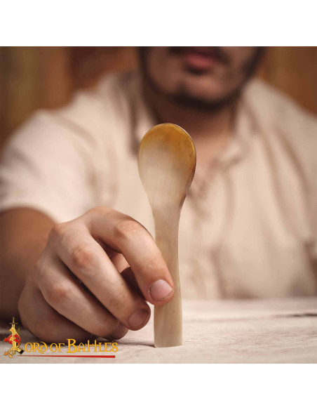 Set of 2 real horn spoons (12.7 cm.)