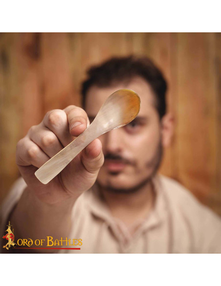 Set of 2 real horn spoons (12.7 cm.)