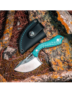 Pyrana knife, blue juma and black leather sheath