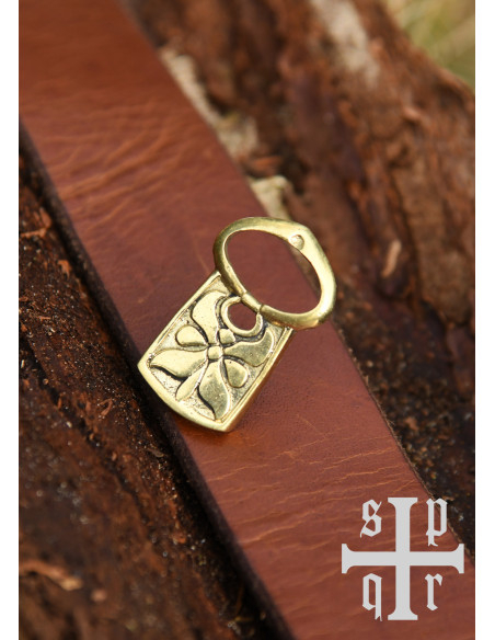 Medieval brass belt buckle (3.7x2.3 cm.)