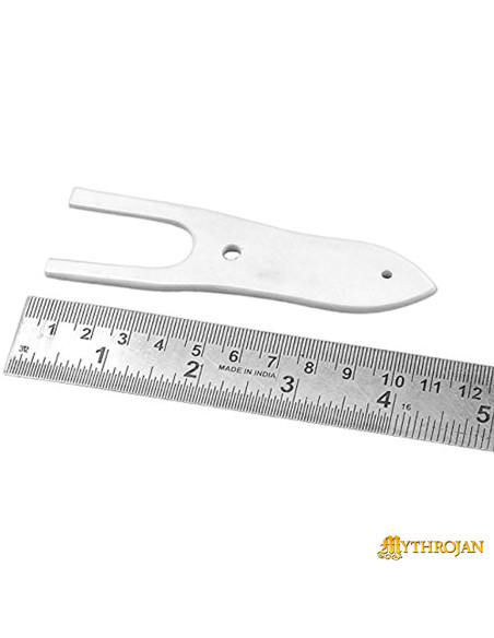 Medieval tool for braiding ropes