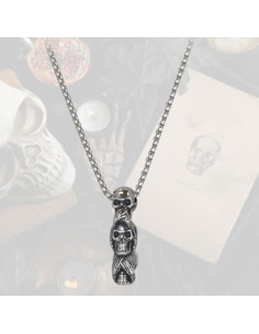 Gothic pendant with 3 wise skulls (4 cm.)