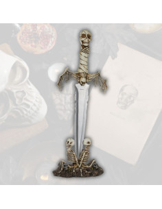 Decorative dagger with bat wings and skulls (54 cm.)