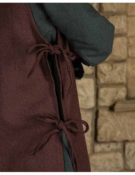 Medieval peasant apron model Ormhild,...