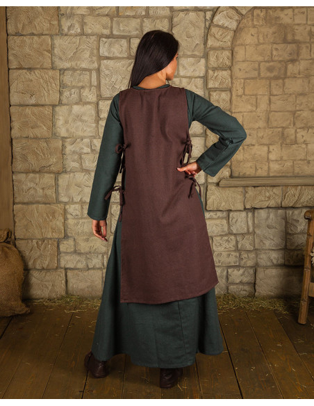 Medieval peasant apron model Ormhild,...