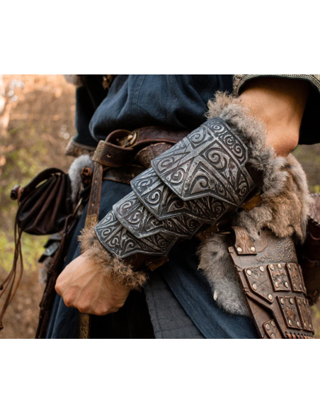 Aged Barbarian Bracers - brown